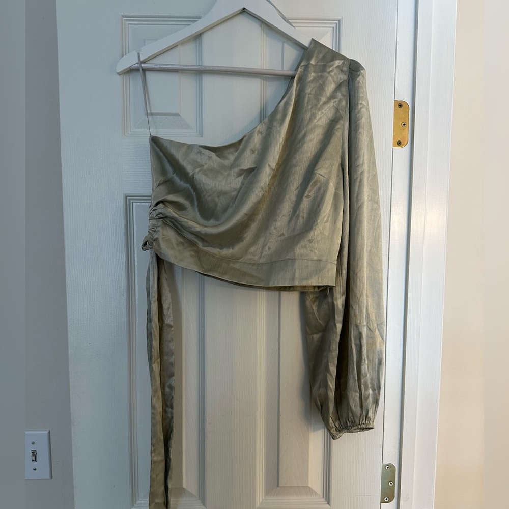NWOT-Astr One-Shoulder Olive Crop Top